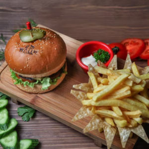 Chicken Burger W/Cheese & Fries